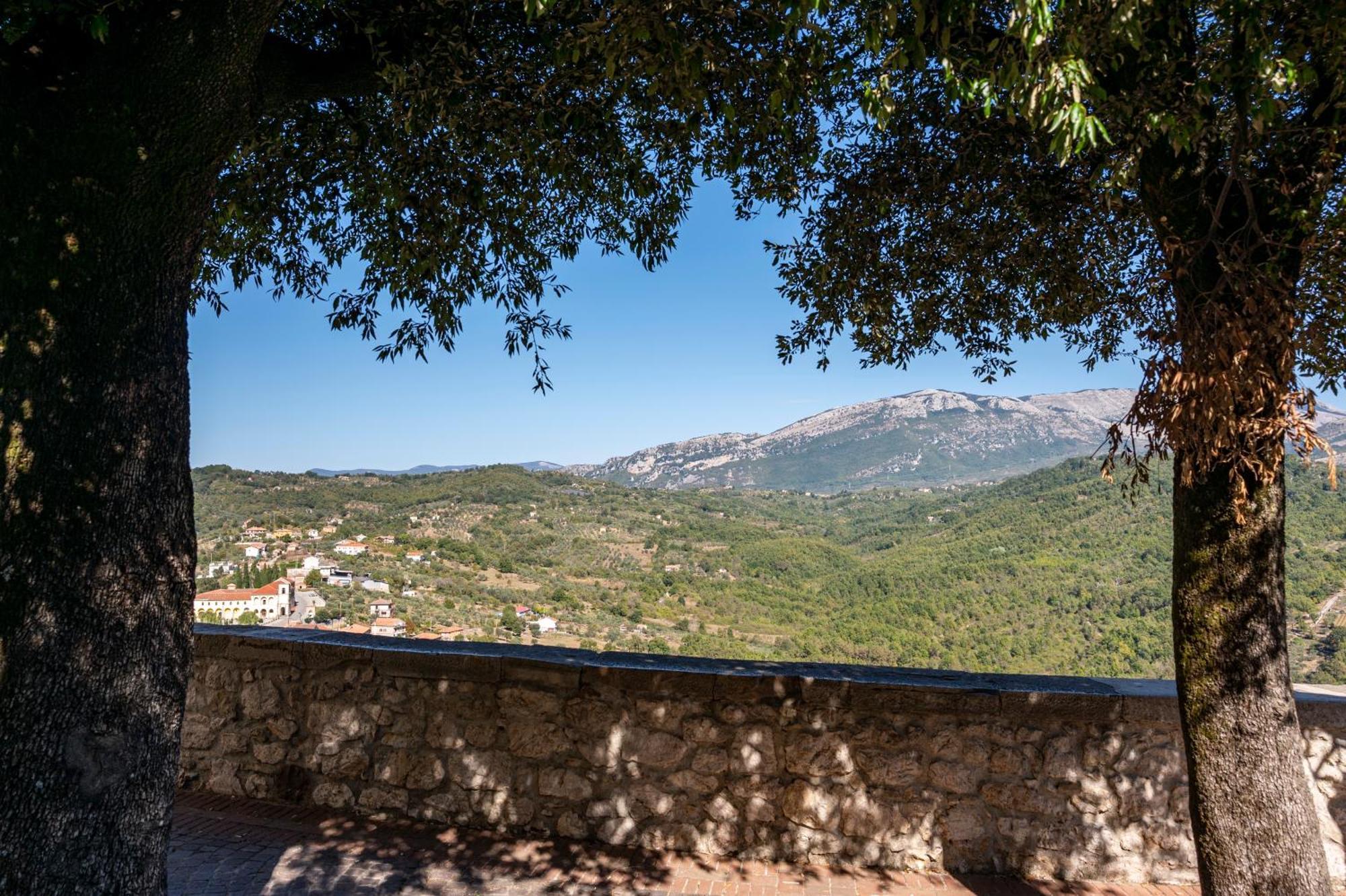 Piazza Laurino Apartments Basic Excursions Alto Cilento Pellegrinaggio Giubilare Экстерьер фото