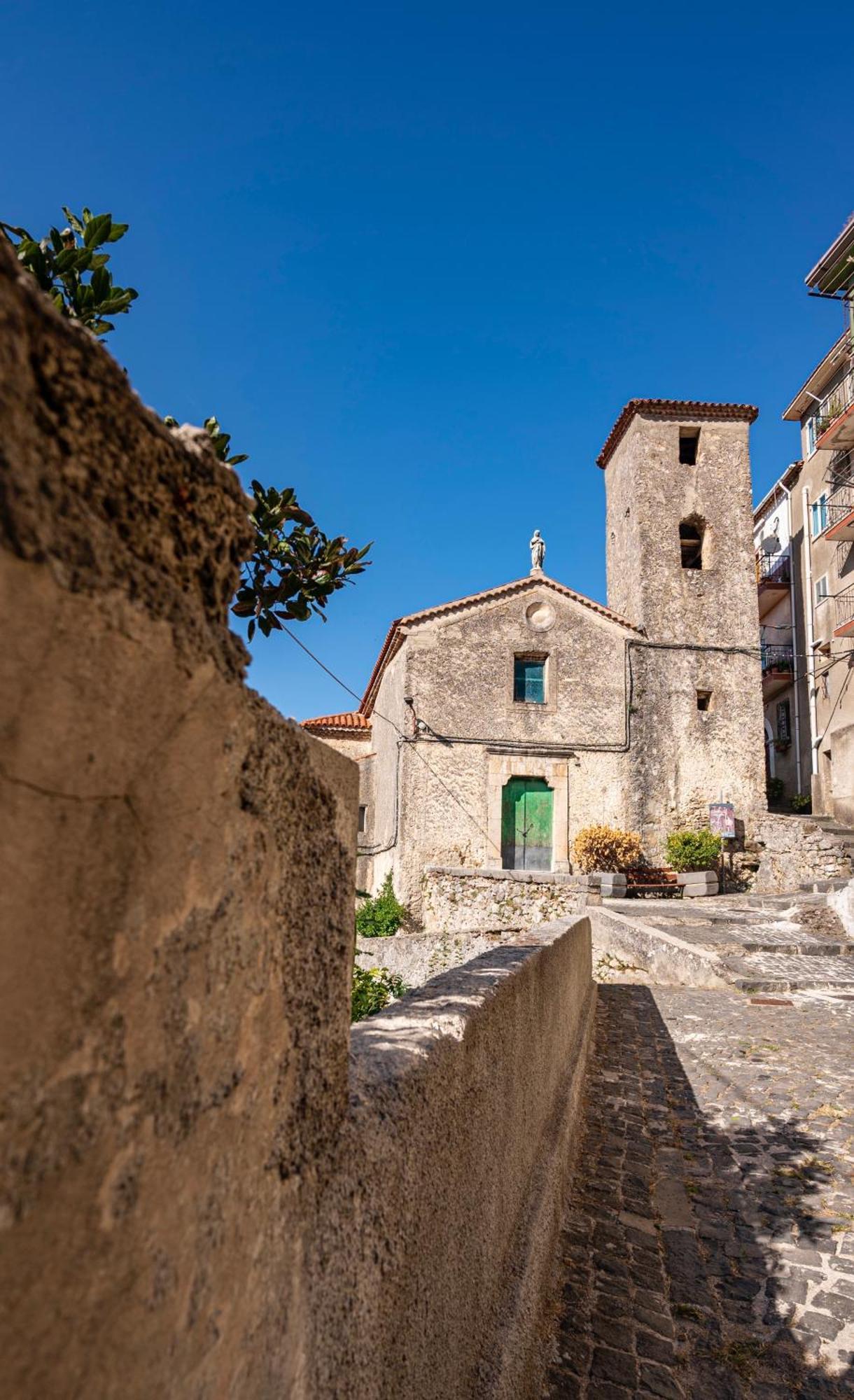 Piazza Laurino Apartments Basic Excursions Alto Cilento Pellegrinaggio Giubilare Экстерьер фото