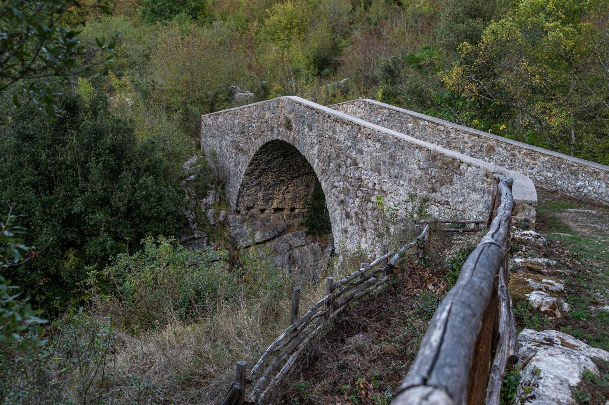 Piazza Laurino Apartments Basic Excursions Alto Cilento Pellegrinaggio Giubilare Экстерьер фото